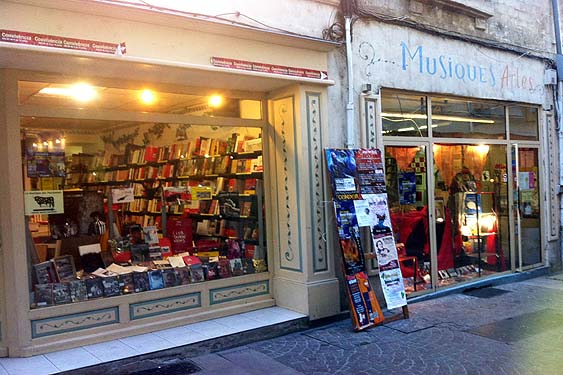 LIBRAIRIE TAURINE A ARLES